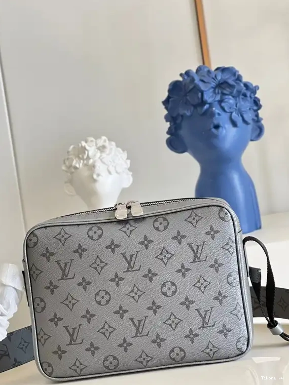 Cheap VUITTON MESSENGER LOUIS OUTDOOR 0507